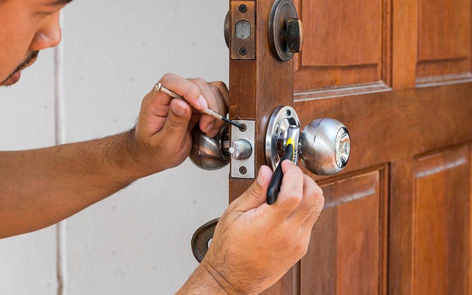 serrurier ouverture de porte service Versailles